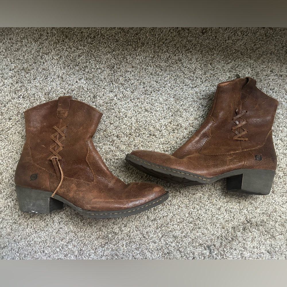 BORN Brown Leather Side Zipper Western-inspired KARIN Boots Size 11 Women's Heel